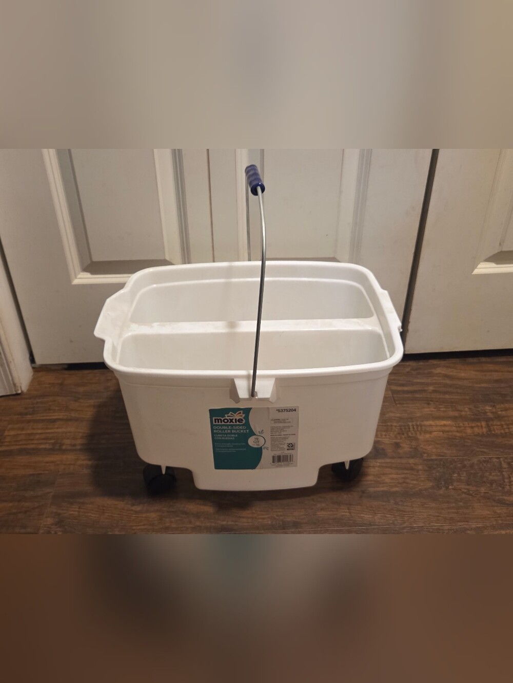 Moxie Double Sided 19-quart Polypropylene White Double bucket Wheeled